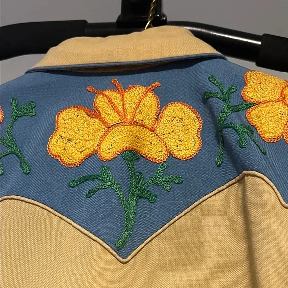 RARE Vintage Western Embroidered Button Down Shirt